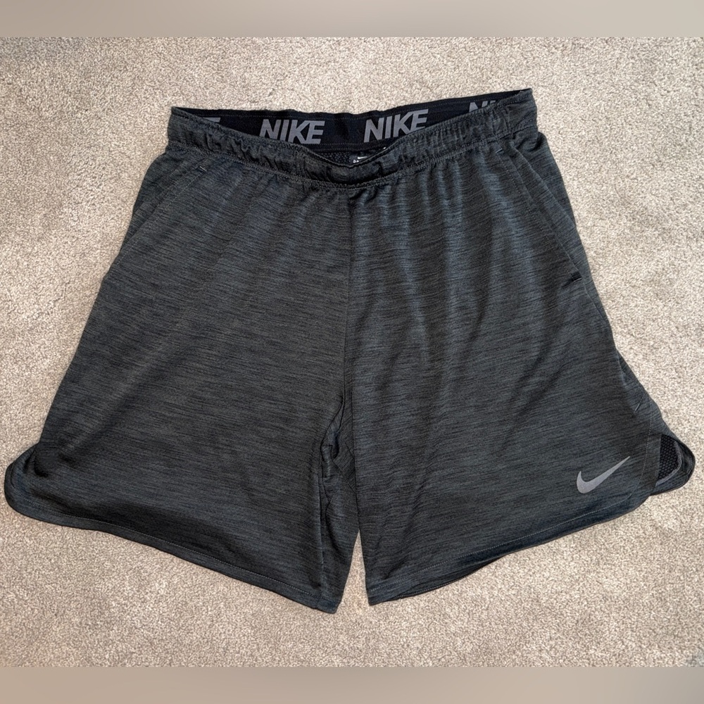 Nike Men's Dri-Fit Standard Fit Training Shorts Medium-Dark Gray, Size XX-Large